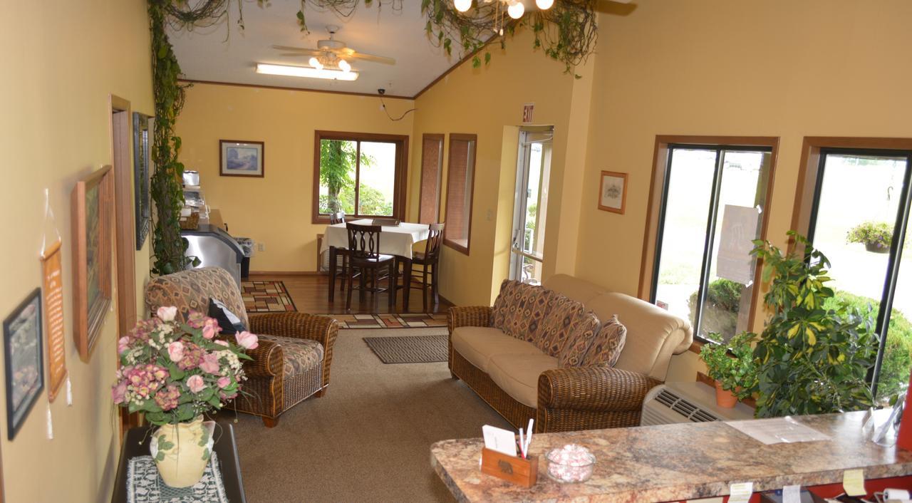 Arbor Inn Of Historic مارشال المظهر الخارجي الصورة